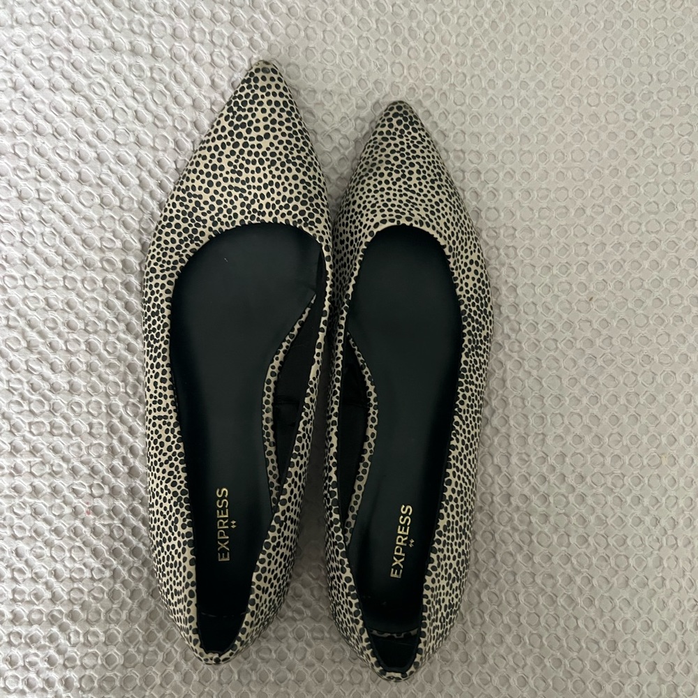 Point toe flats